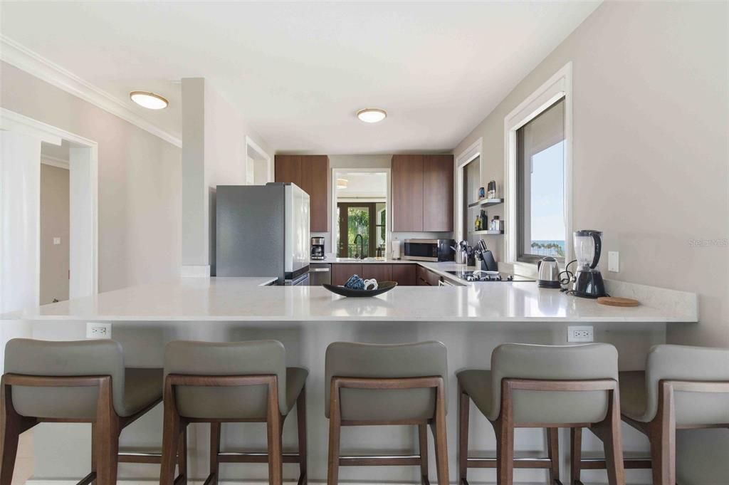 En Venta: $2,199,000 (4 camas, 4 baños, 2696 Pies cuadrados)