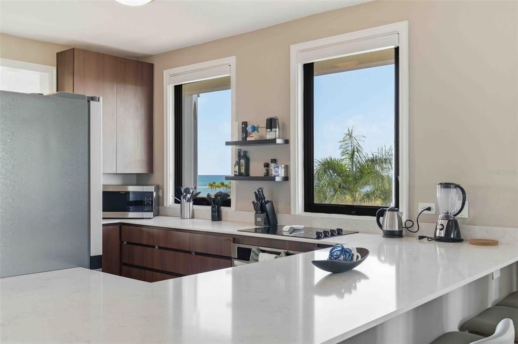 En Venta: $2,199,000 (4 camas, 4 baños, 2696 Pies cuadrados)
