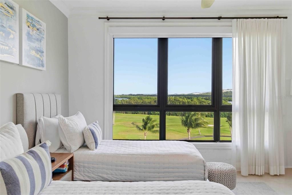 En Venta: $2,199,000 (4 camas, 4 baños, 2696 Pies cuadrados)