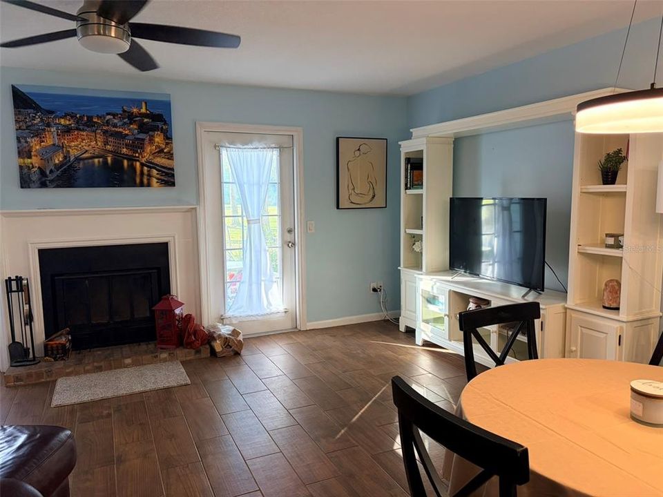 En Venta: $298,700 (3 camas, 2 baños, 1344 Pies cuadrados)