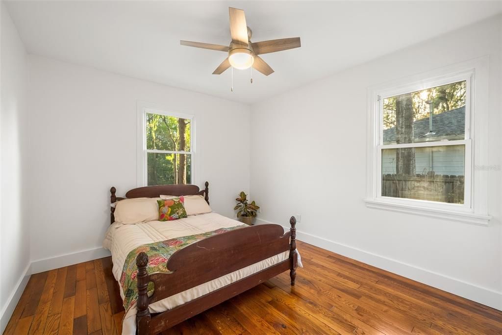 На продажу: $275,000 (3 спален, 1 ванн, 850 Квадратных фут)