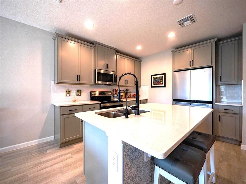 Active With Contract: $339,500 (3 beds, 2 baths, 1587 Square Feet)