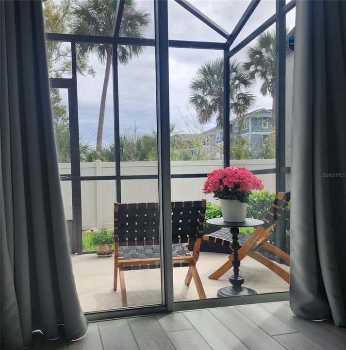 Active With Contract: $339,500 (3 beds, 2 baths, 1587 Square Feet)