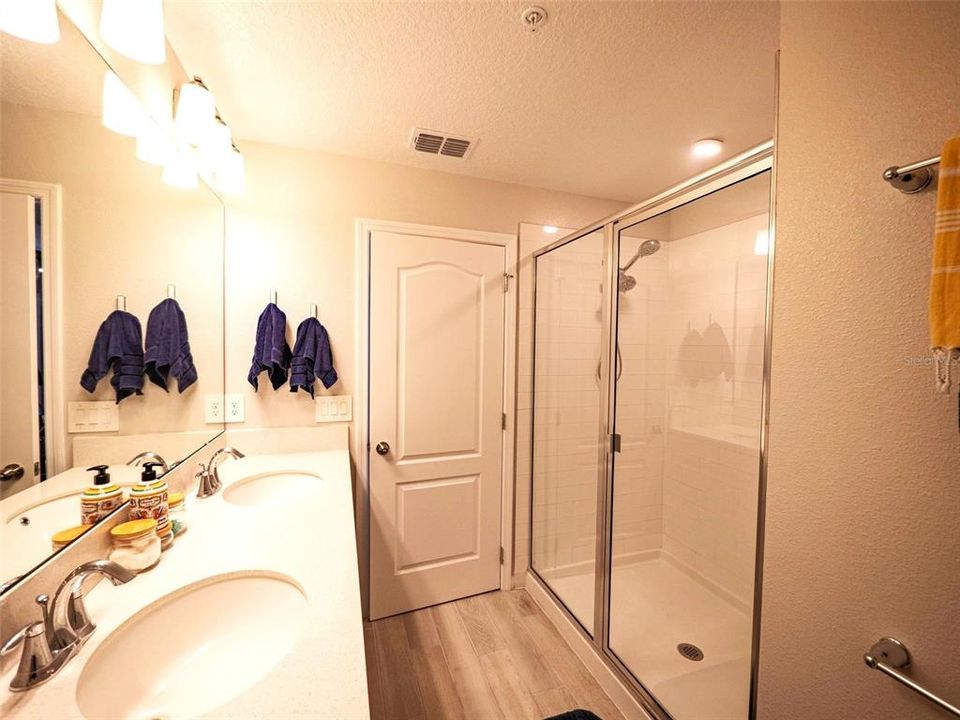 Active With Contract: $339,500 (3 beds, 2 baths, 1587 Square Feet)