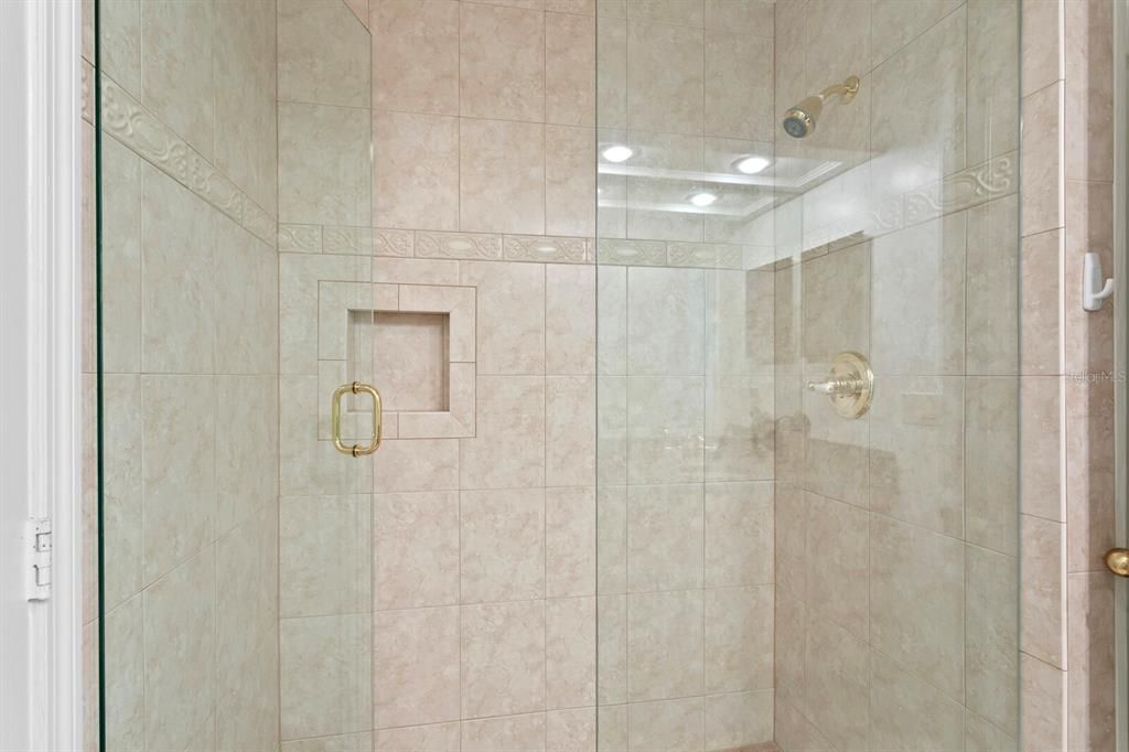 For Sale: $1,169,900 (5 beds, 3 baths, 4144 Square Feet)