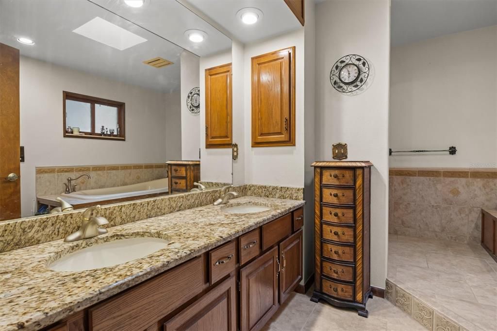 На продажу: $589,900 (4 спален, 3 ванн, 2993 Квадратных фут)