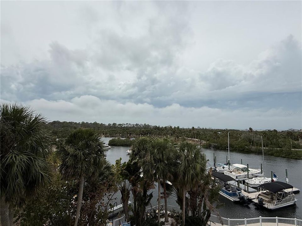 For Rent: $2,200 (2 beds, 2 baths, 1098 Square Feet)