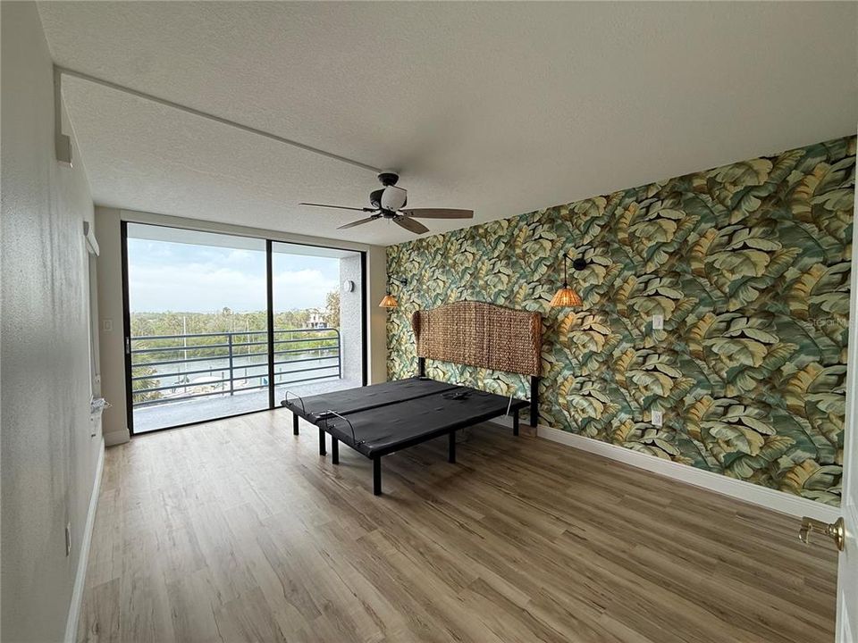 For Rent: $2,200 (2 beds, 2 baths, 1098 Square Feet)