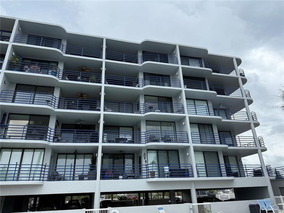 For Rent: $2,200 (2 beds, 2 baths, 1098 Square Feet)