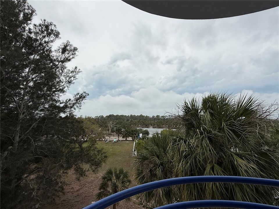 For Rent: $2,200 (2 beds, 2 baths, 1098 Square Feet)