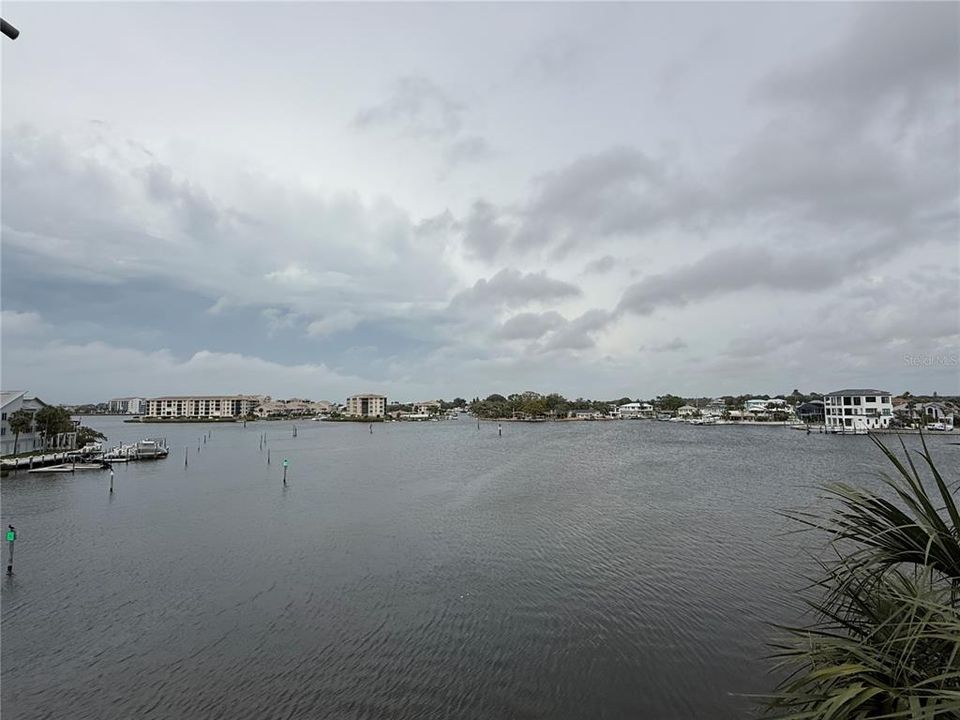 For Rent: $2,200 (2 beds, 2 baths, 1098 Square Feet)