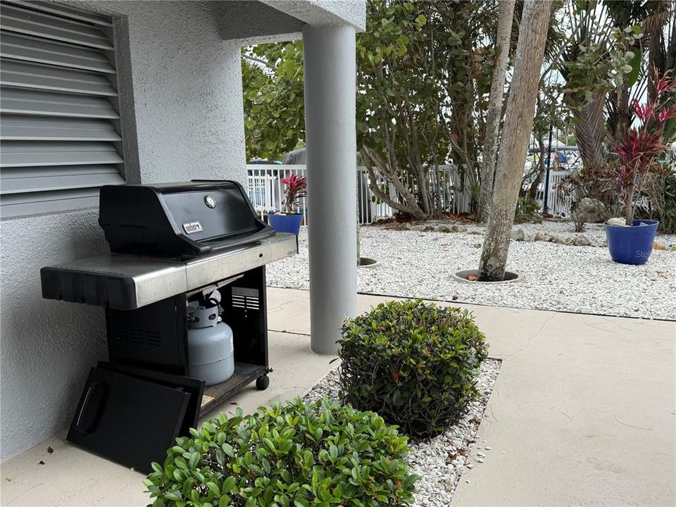 For Rent: $2,200 (2 beds, 2 baths, 1098 Square Feet)