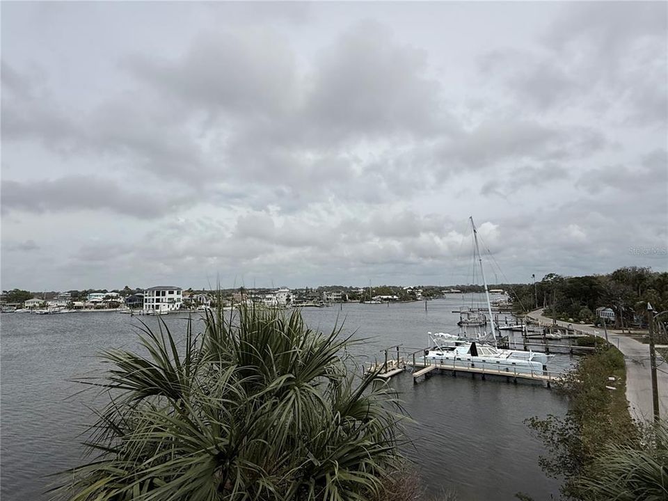 For Rent: $2,200 (2 beds, 2 baths, 1098 Square Feet)
