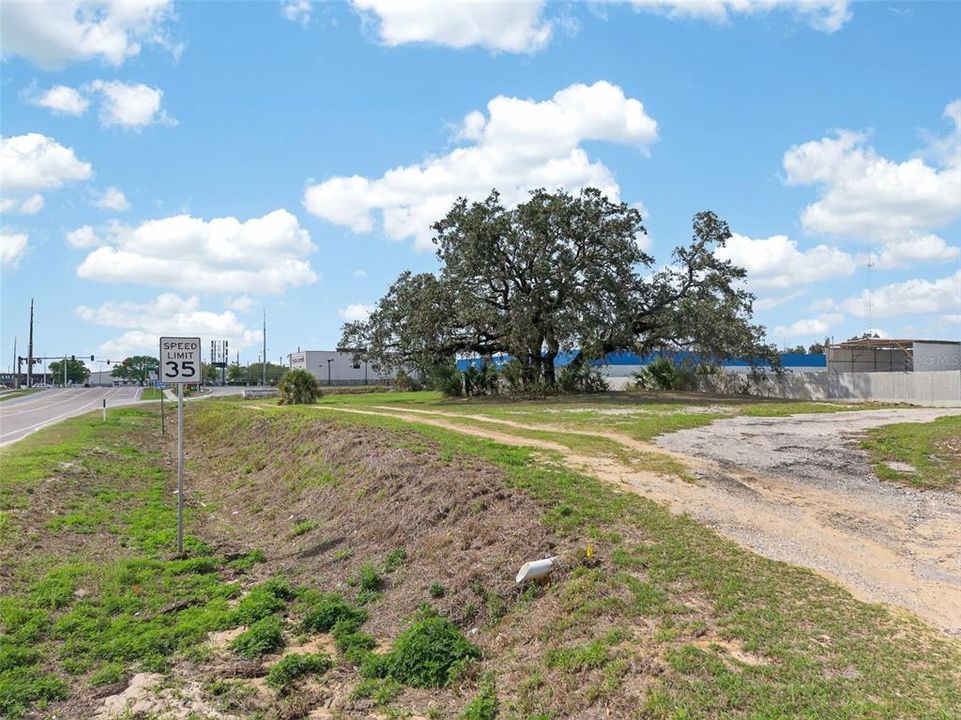 待售: $199,999 (0.19 acres)