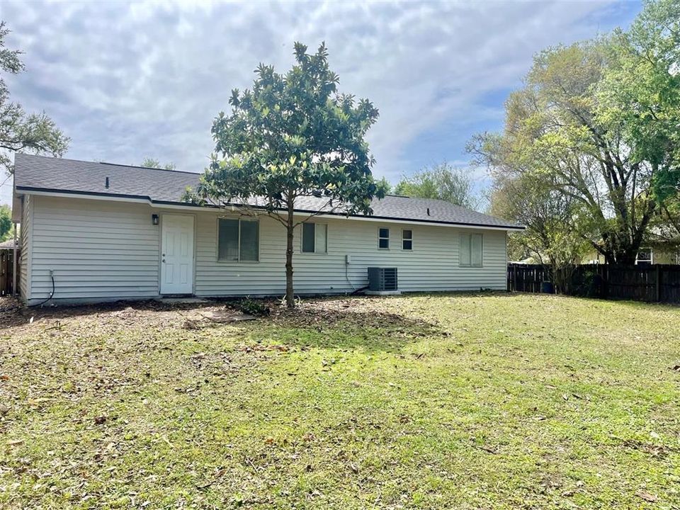 На продажу: $315,000 (3 спален, 2 ванн, 1352 Квадратных фут)