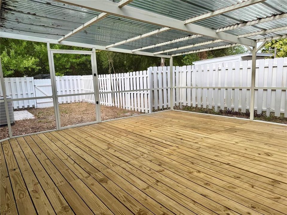 Под контрактом: $2,500 (4 спален, 2 ванн, 1933 Квадратных фут)
