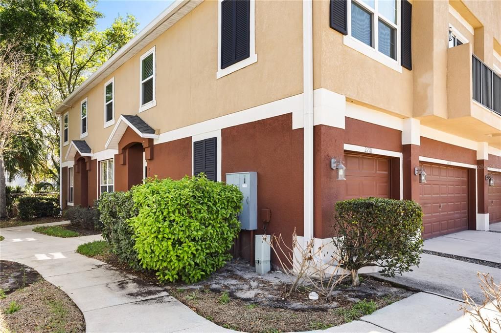 For Sale: $224,900 (2 beds, 2 baths, 1214 Square Feet)