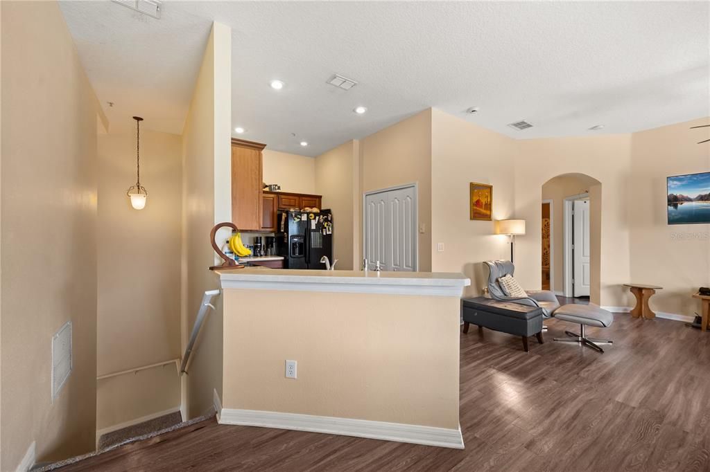 For Sale: $224,900 (2 beds, 2 baths, 1214 Square Feet)