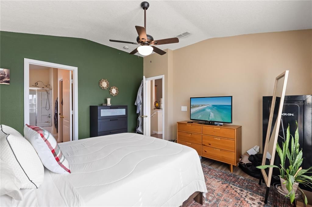 For Sale: $224,900 (2 beds, 2 baths, 1214 Square Feet)