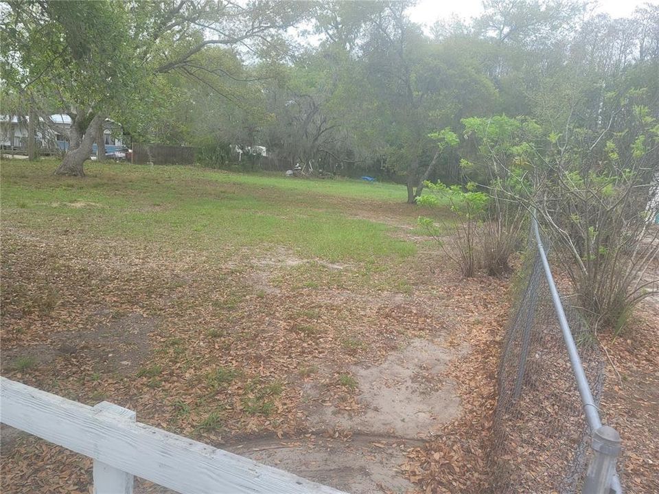На продажу: $74,000 (0.61 acres)