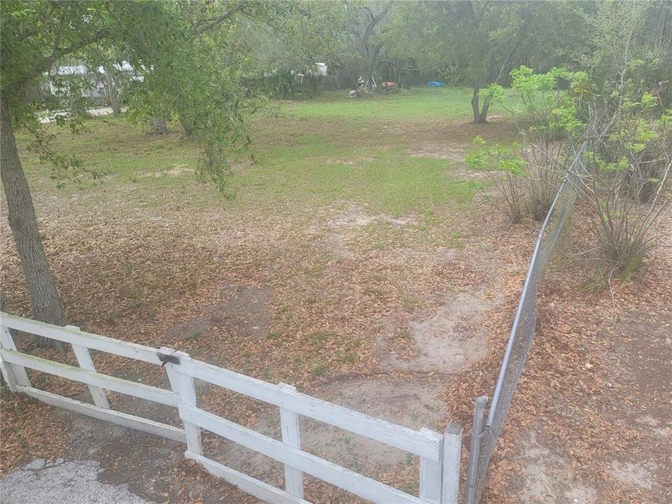 На продажу: $74,000 (0.61 acres)