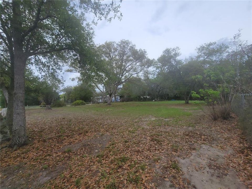 На продажу: $74,000 (0.61 acres)