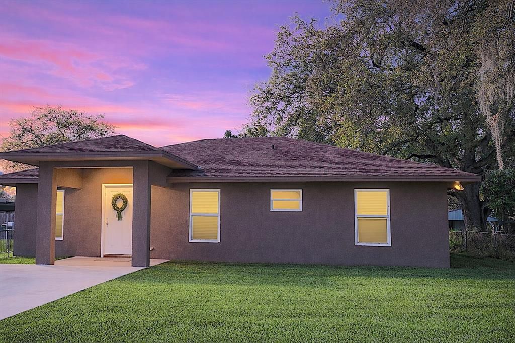 For Sale: $295,000 (3 beds, 2 baths, 1306 Square Feet)