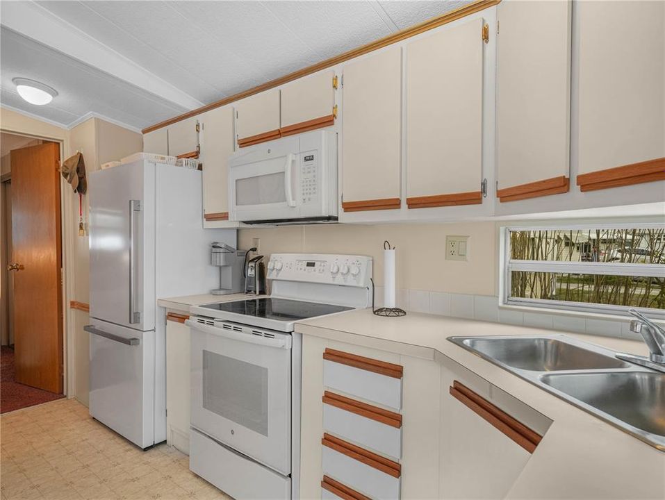На продажу: $79,500 (1 спален, 1 ванн, 408 Квадратных фут)