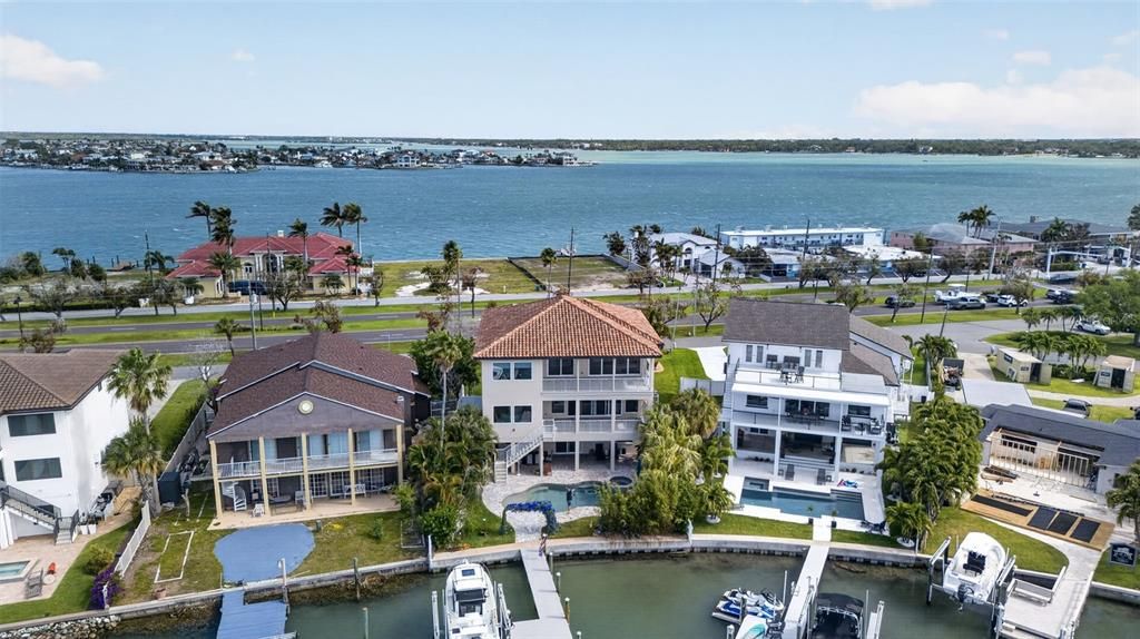 En Venta: $4,395,000 (4 camas, 4 baños, 4487 Pies cuadrados)