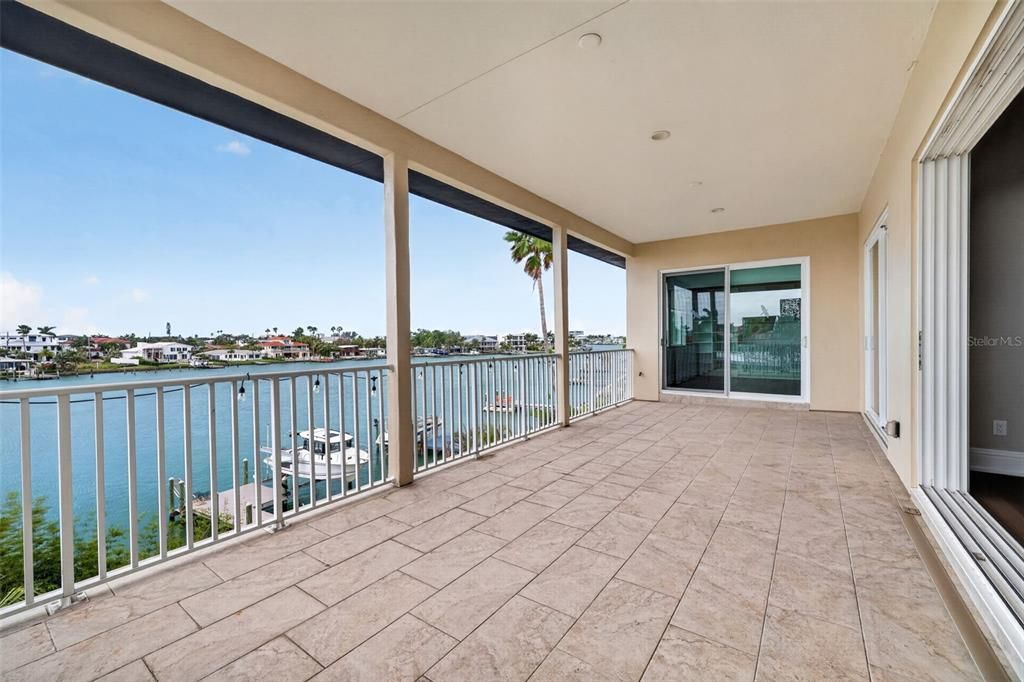 En Venta: $4,395,000 (4 camas, 4 baños, 4487 Pies cuadrados)