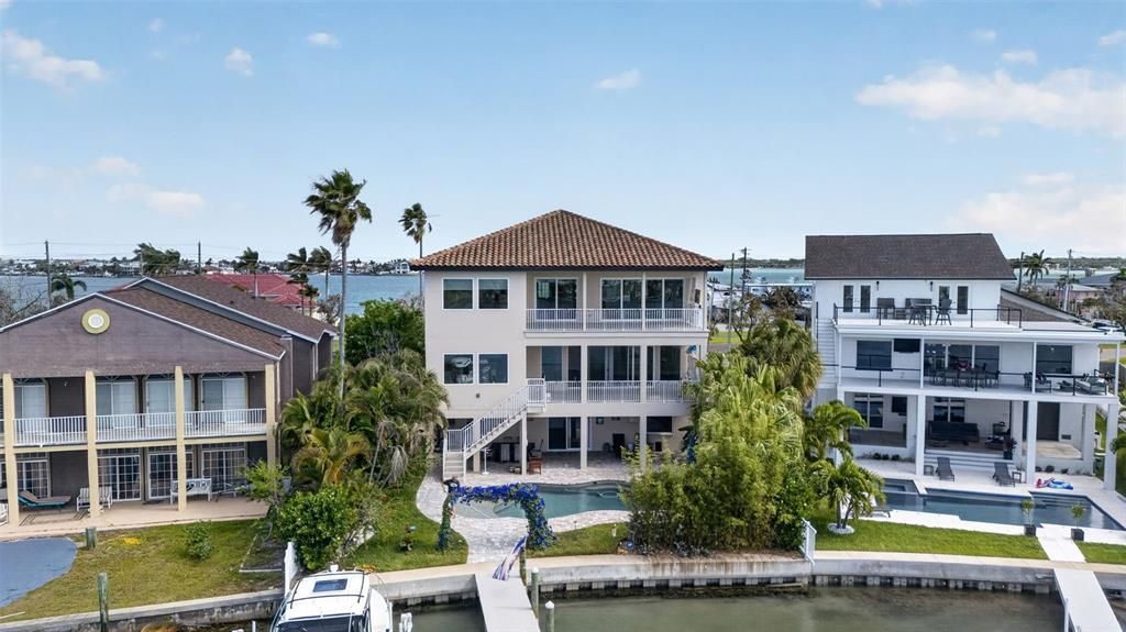 En Venta: $4,395,000 (4 camas, 4 baños, 4487 Pies cuadrados)