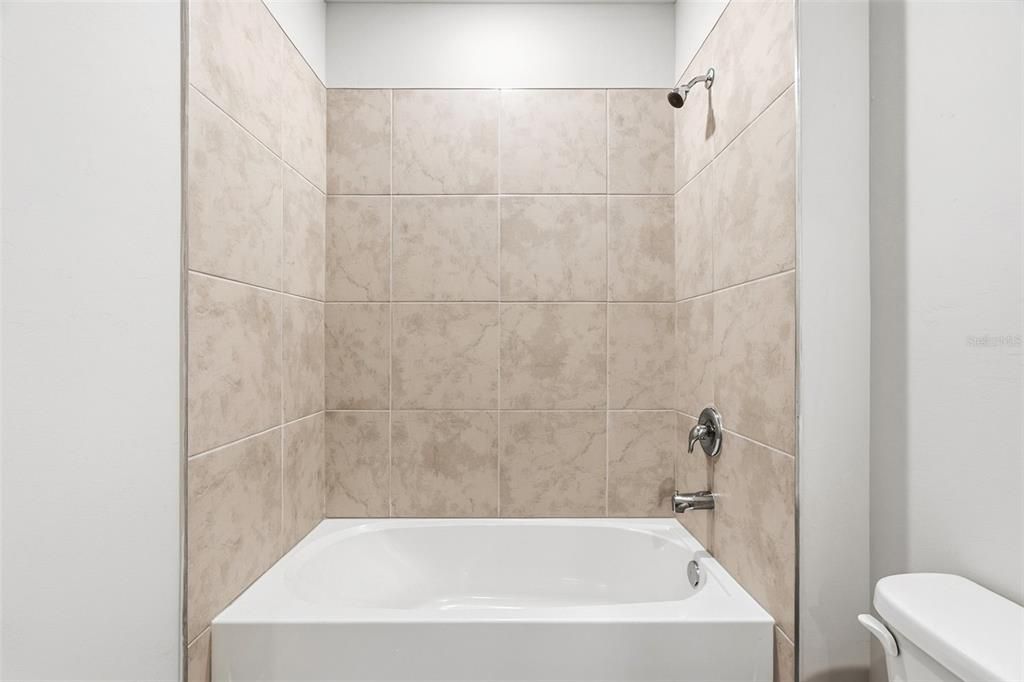 En Renta: $2,295 (4 camas, 2 baños, 1828 Pies cuadrados)