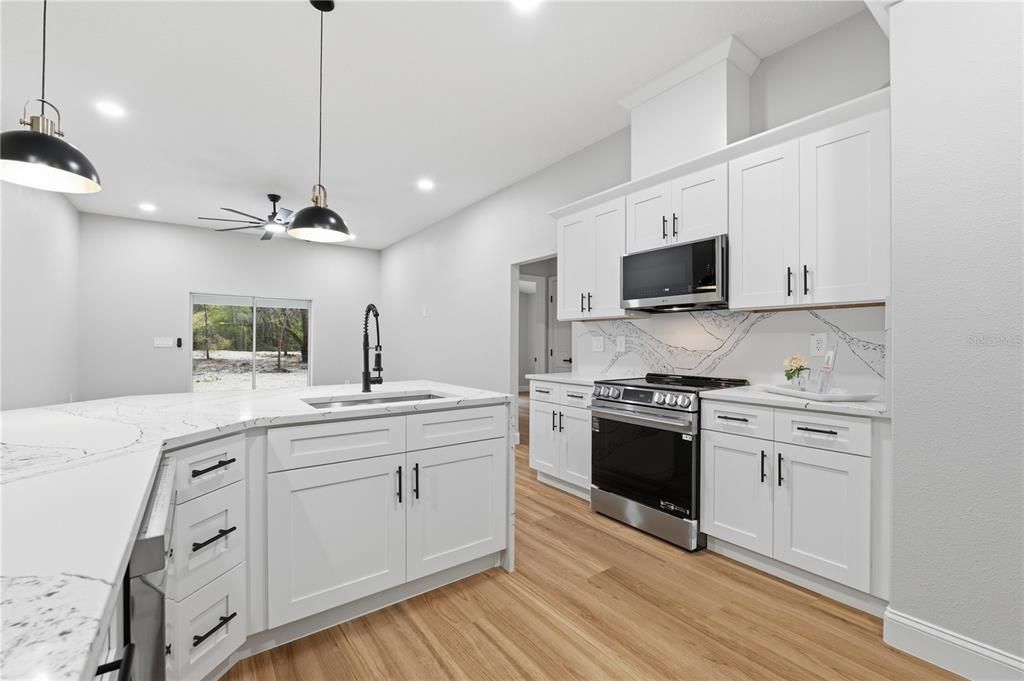 En Venta: $423,990 (3 camas, 2 baños, 1683 Pies cuadrados)