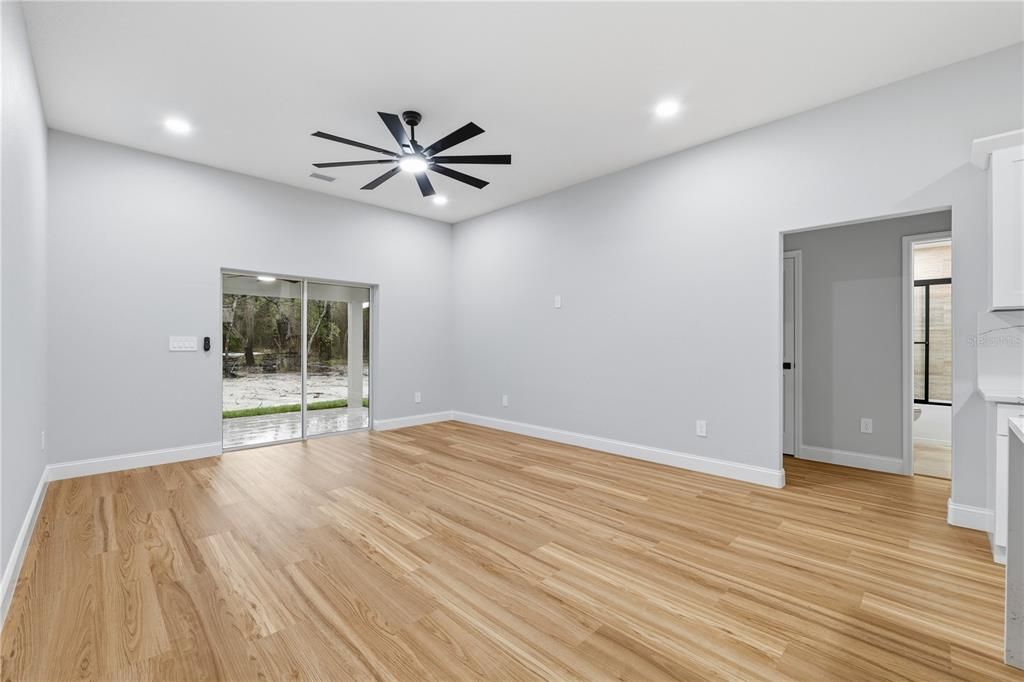 En Venta: $423,990 (3 camas, 2 baños, 1683 Pies cuadrados)