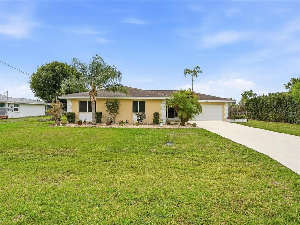 Activo con contrato: $349,900 (3 camas, 2 baños, 1646 Pies cuadrados)