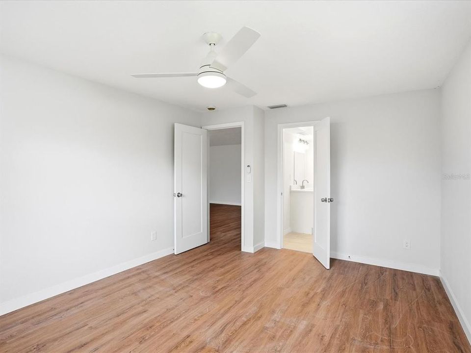 Activo con contrato: $349,900 (3 camas, 2 baños, 1646 Pies cuadrados)