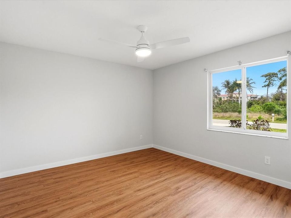 Activo con contrato: $349,900 (3 camas, 2 baños, 1646 Pies cuadrados)