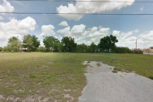For Sale: $325,000 (1.01 acres)