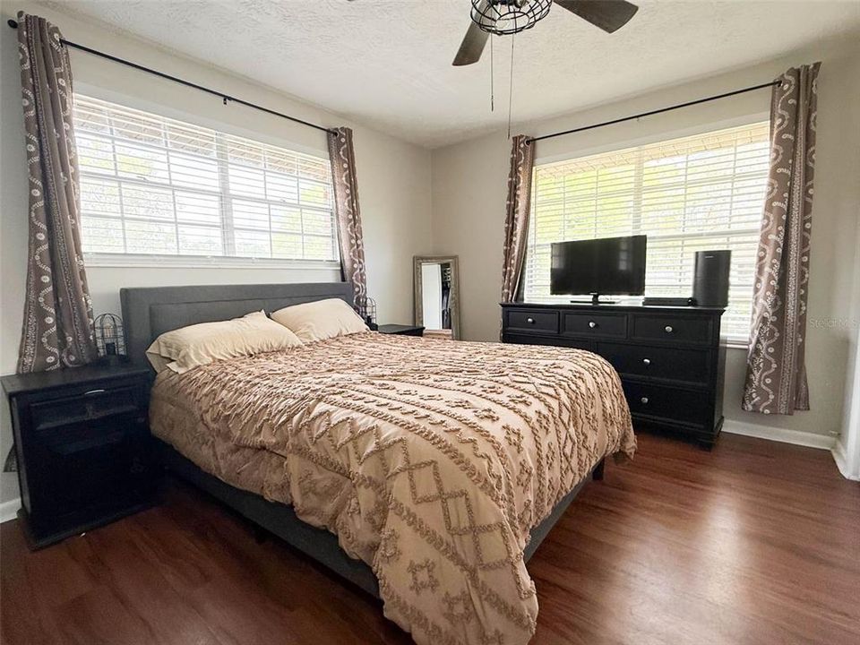For Sale: $290,000 (3 beds, 2 baths, 1638 Square Feet)