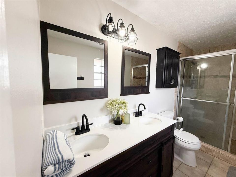 For Sale: $290,000 (3 beds, 2 baths, 1638 Square Feet)