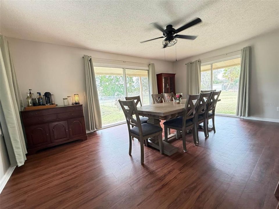 For Sale: $290,000 (3 beds, 2 baths, 1638 Square Feet)