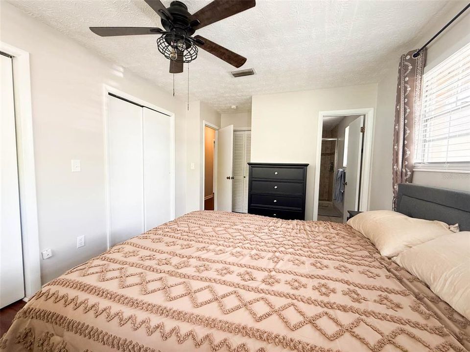 For Sale: $290,000 (3 beds, 2 baths, 1638 Square Feet)