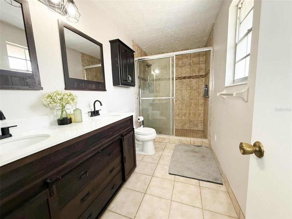 For Sale: $290,000 (3 beds, 2 baths, 1638 Square Feet)