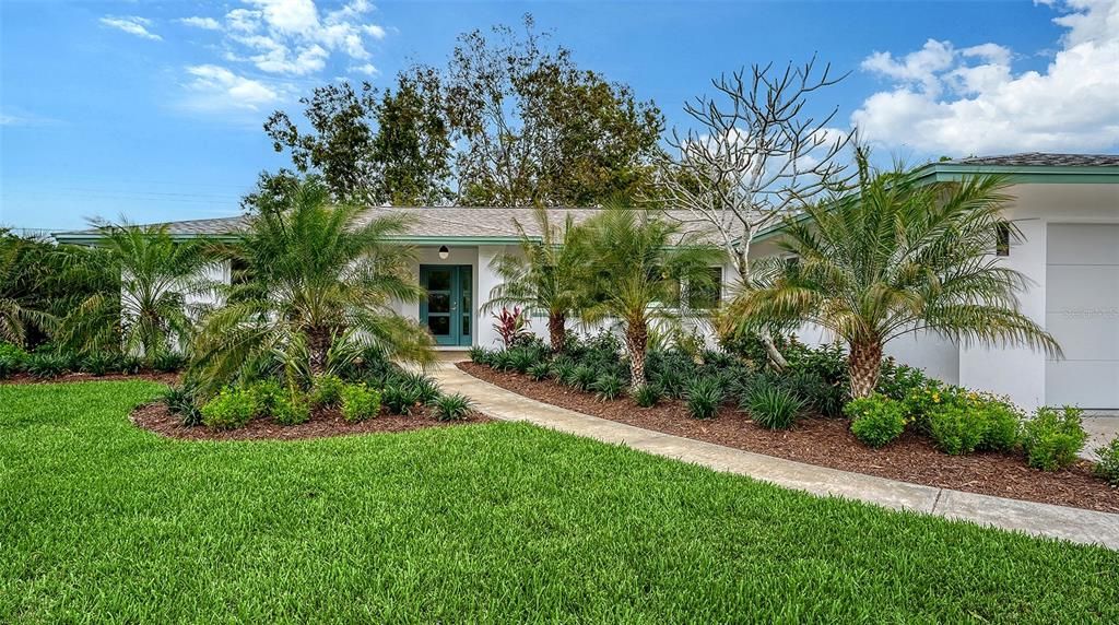 For Sale: $1,499,000 (3 beds, 2 baths, 2957 Square Feet)