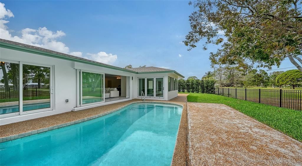 For Sale: $1,499,000 (3 beds, 2 baths, 2957 Square Feet)