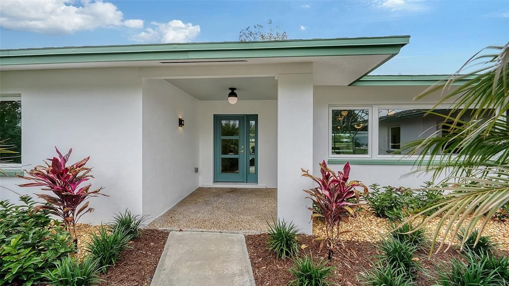For Sale: $1,499,000 (3 beds, 2 baths, 2957 Square Feet)