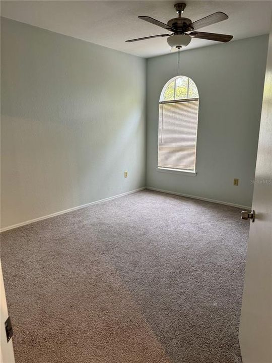 For Sale: $149,900 (1 beds, 1 baths, 951 Square Feet)