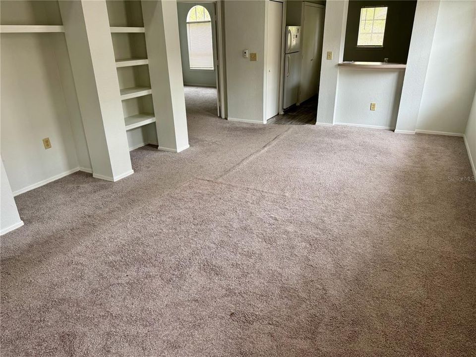 For Sale: $149,900 (1 beds, 1 baths, 951 Square Feet)