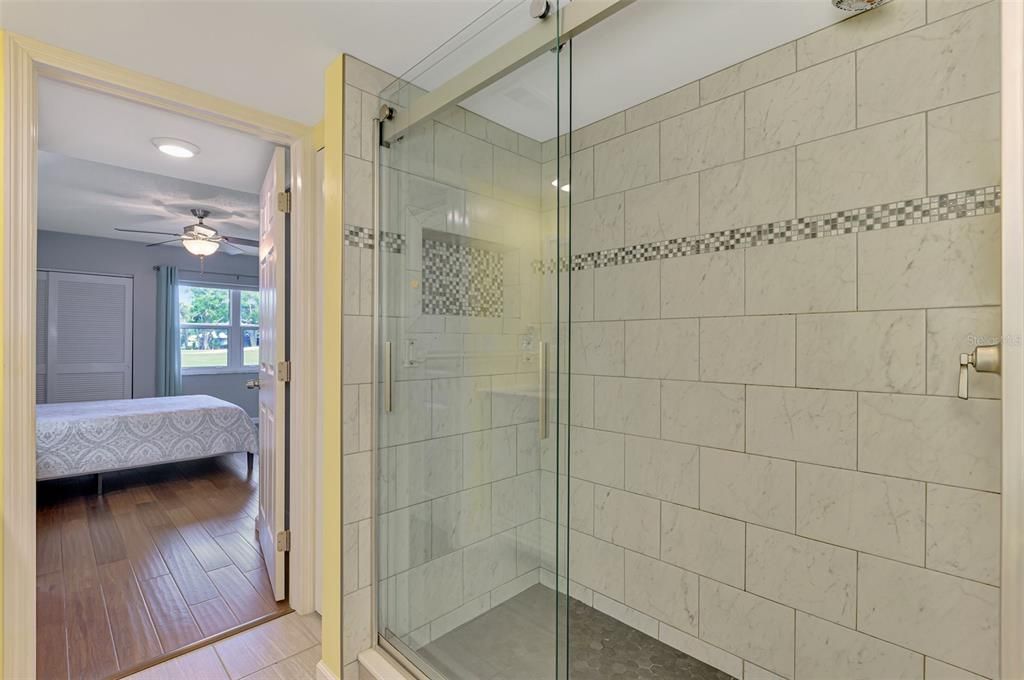 For Sale: $249,900 (2 beds, 2 baths, 1002 Square Feet)