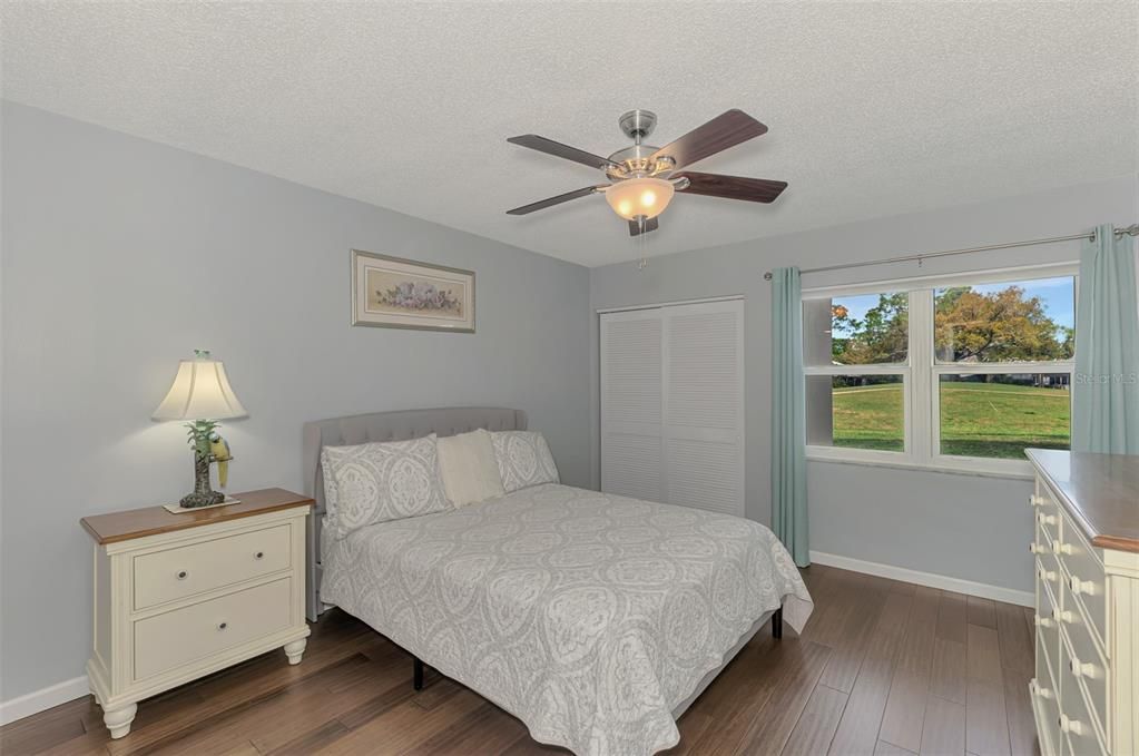 For Sale: $249,900 (2 beds, 2 baths, 1002 Square Feet)